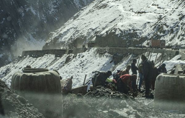 Men At Work, Drass Valley, India thumbnail