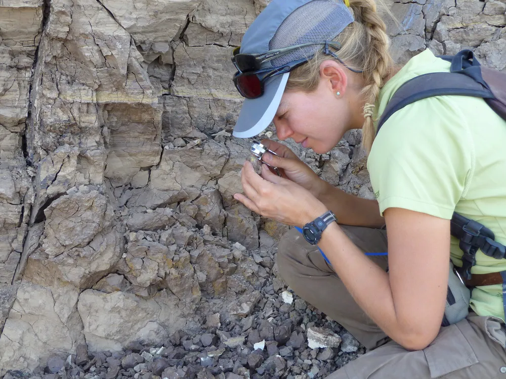 How Do Scientists Date Fossils?