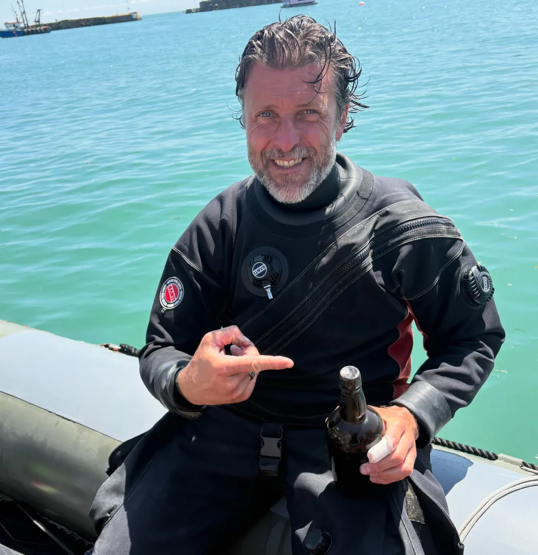 Stefan Panis with the bottle of Guinness
