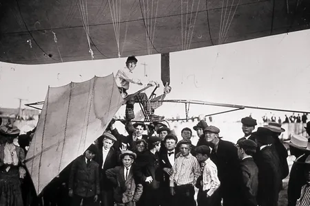 Because Baldwin was too heavy to pilot his airship, he hired L. Guy Mecklem  to row it aloft. After six months, Mecklem felt he was just a “flunky,” and the two parted ways.
