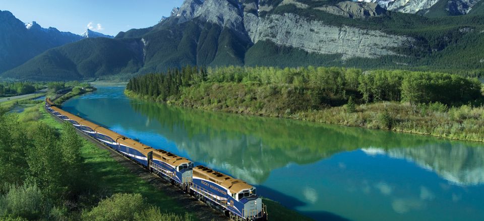  The <i>Rocky Mountaineer</i> traveling through the Canadian landscape 