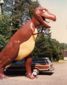 20110520083158tyrannosaurus-thunderbeast-park-236x300.jpg