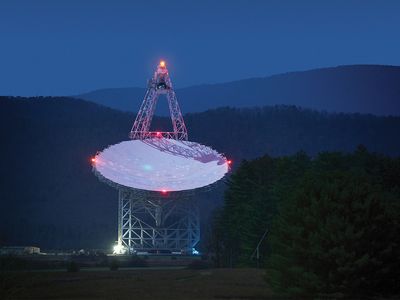 The Green Bank radio telescope in West Virginia may pull in an alien signal.