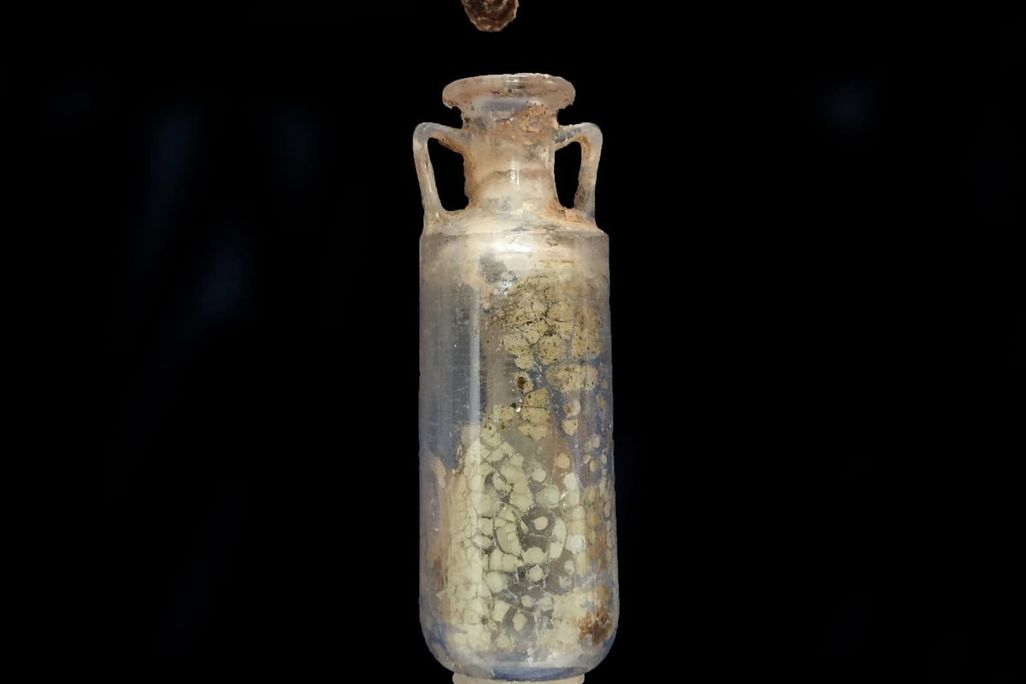 Perfume jar