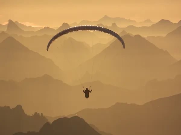 Paraglider Zugspitze Austria thumbnail