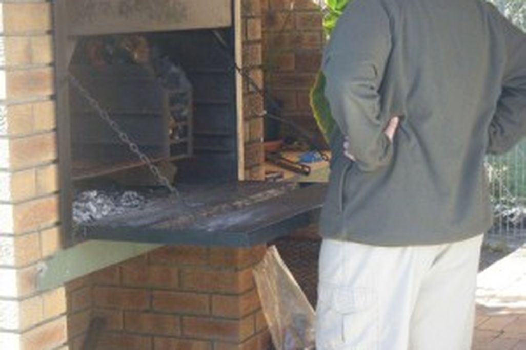 20110520090141braai3-300x400.jpg