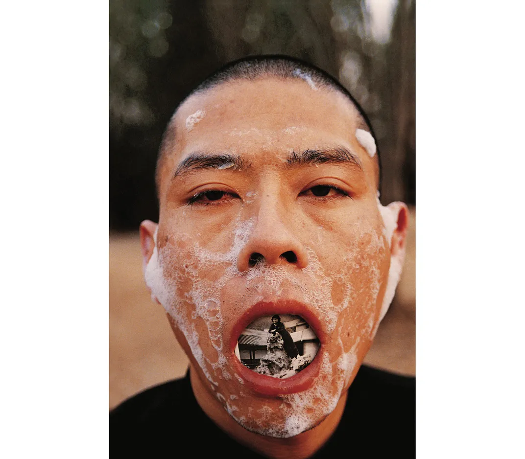 Foam 9 by Zhang Huan, 1998