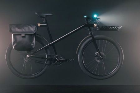 Handlebars on the Blackline model let you know when to turn.