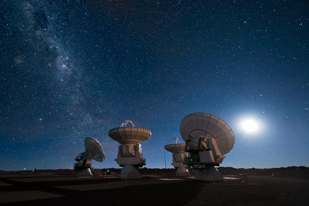 Four_antennas_ALMA.jpg