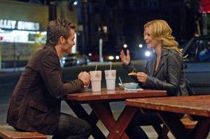 Chris Pine and Elzabeth Banks in People Like Us