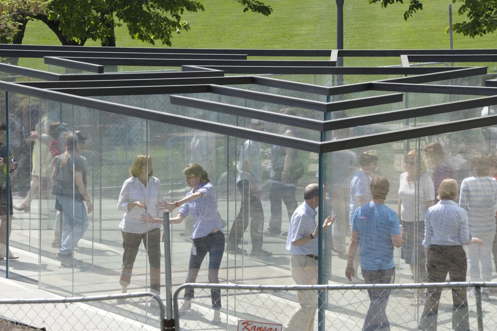 glass maze 