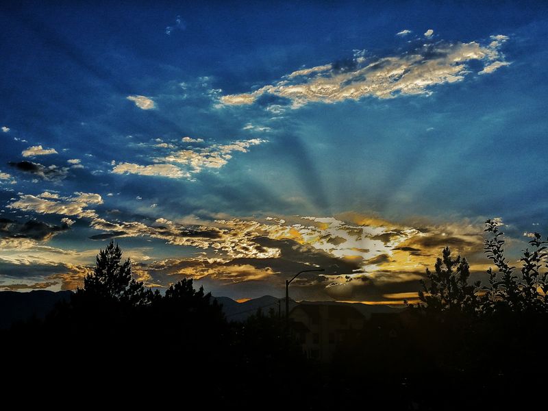 A Colorado Springs sunset over the Mountains. Smithsonian Photo