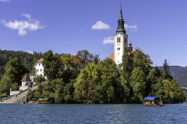 Bled Island and the Church of the Mother of God on the Lake thumbnail