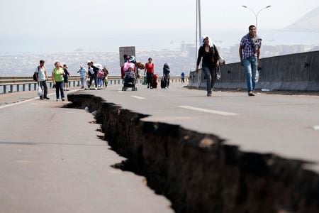 An April earthquake in northern Chile left one highway with a deep crack.
