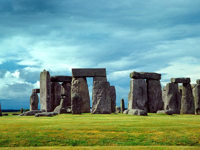 Researchers previously believed that traces of animal fat left in pottery stemmed from feasts held by Stonehenge's builders.