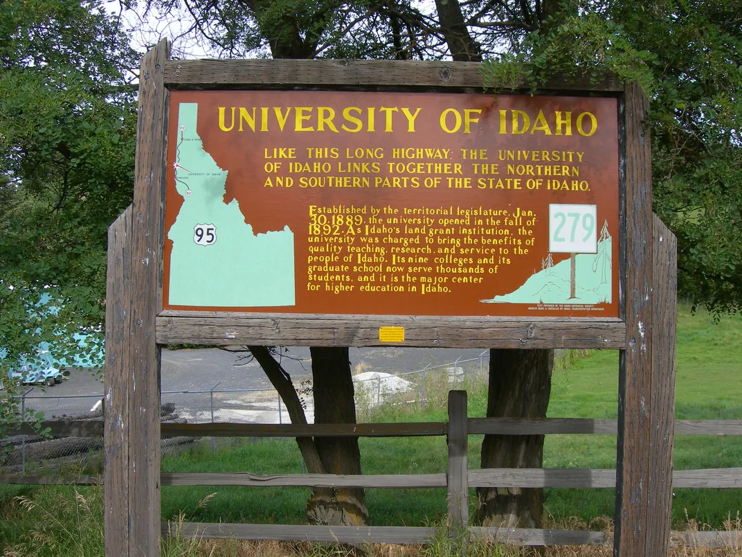 Historical highway marker for the University of Idaho