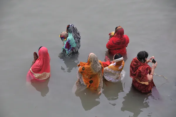 Prayer for "Chhat" in the river Ganges thumbnail