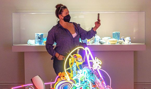 Installation photography of New Glass Now, Renwick Gallery of the Smithsonian American Art Museum, 2021, Courtesy of Smithsonian American Art Museum; Photo by Albert Ting.
