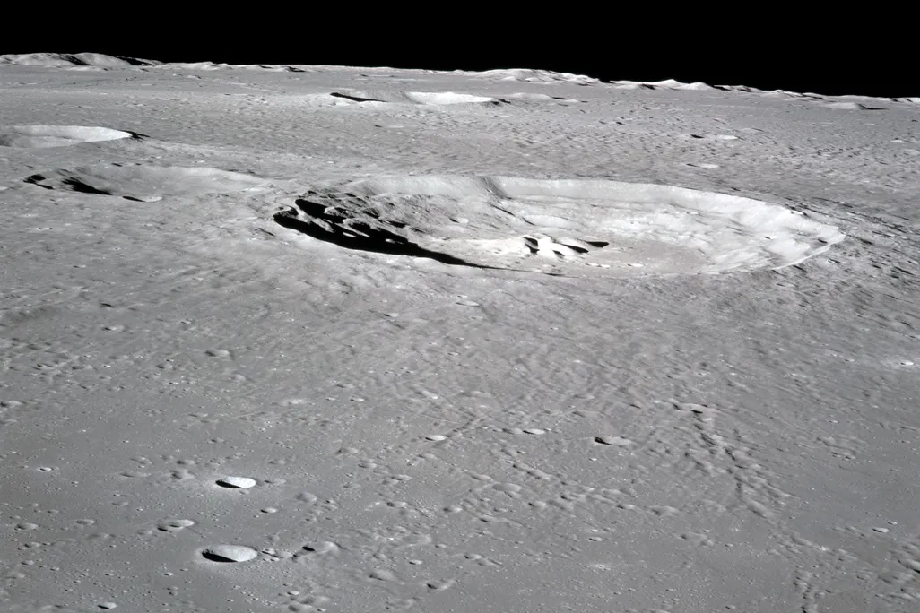 The Bullialdhus Crater. It looks little, but it ain’t.