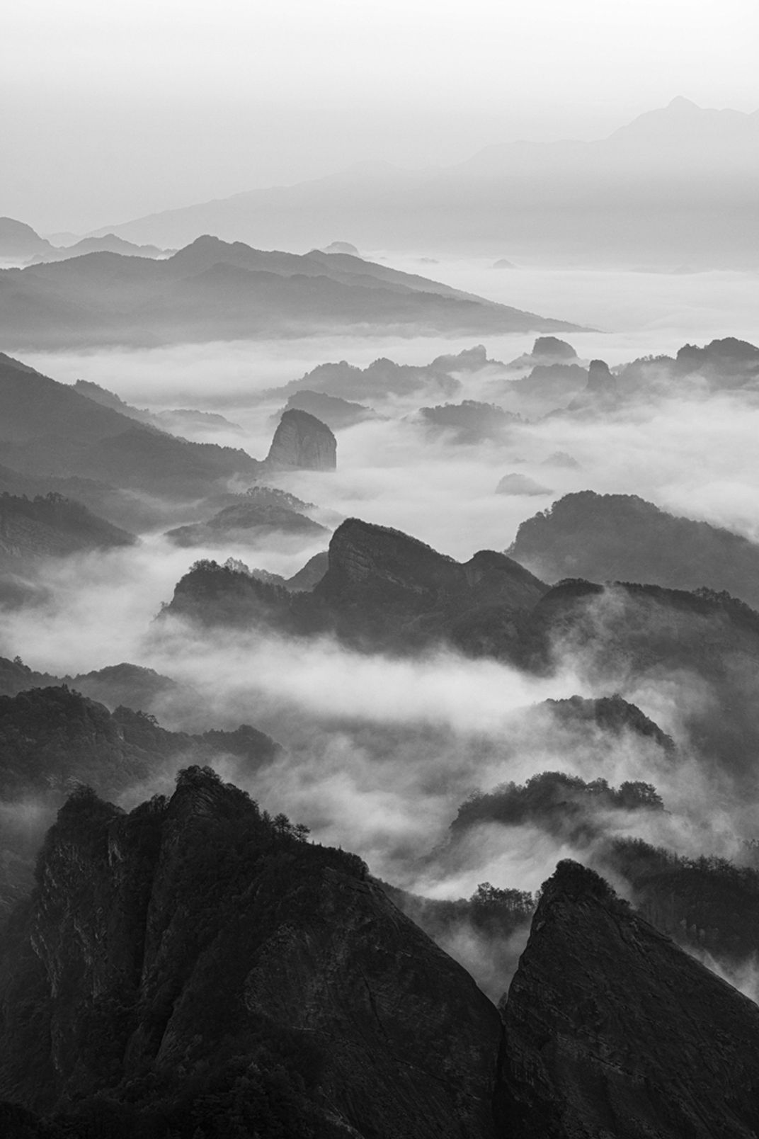 Peaks Watching the Clouds | Smithsonian Photo Contest | Smithsonian ...