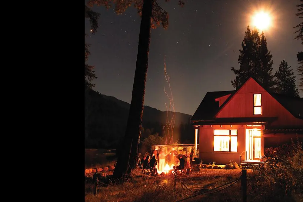 Minam River Lodge