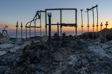 The frame of the house stands where former Australian child star Rory Sykes died in a neighboring cottage during the Palisades Fire on Rambla Pacifico Street. Sykes was 32 years old and had cerebral palsy.&nbsp;
