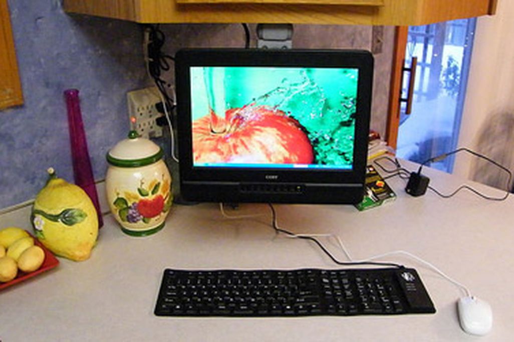 As long as you're careful not to spill, the computer can get you a great culinary education.