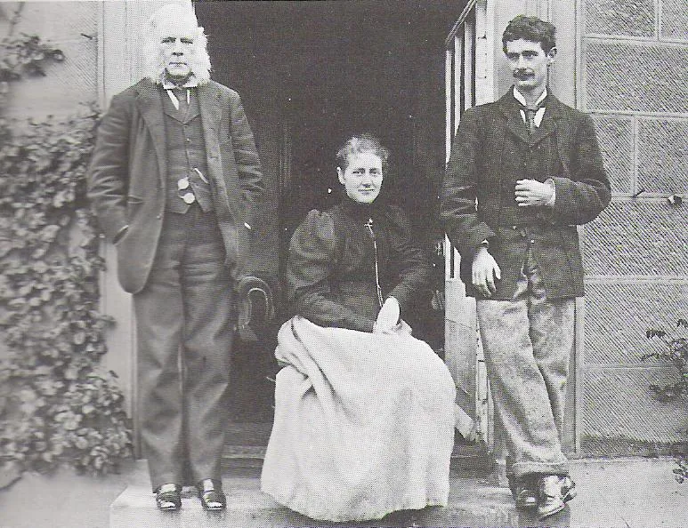An 1894 photo of Beatrix Potter with her father and brother