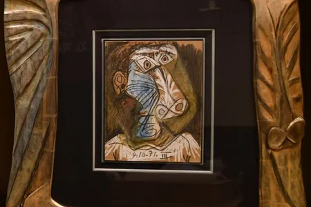Pablo Picasso&#39;s&nbsp;T&ecirc;te is one of two paintings involved in a $900,000 art heist.