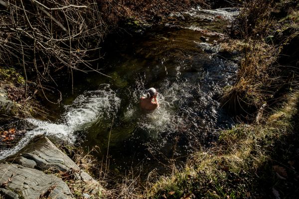 Finding peace in nature: winter-dip in river in rural Spain thumbnail