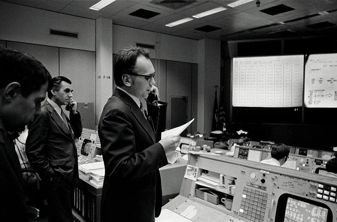 Astronomer Luboš Kohoutek calls astronauts at the Skylab space station during the passage of the comet in January 1974