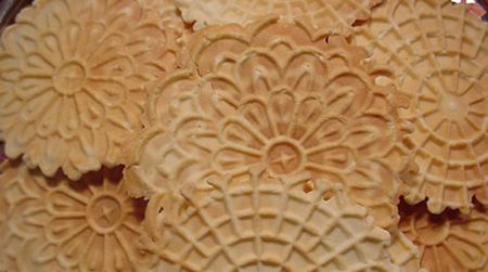 A plate of pizzelle