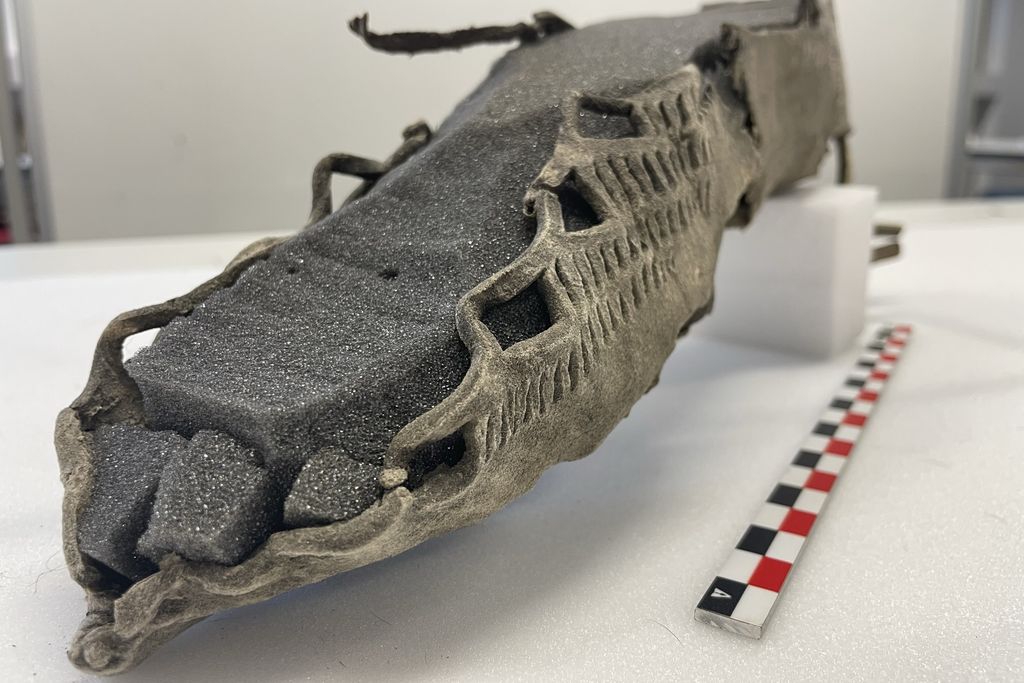 1,700-year-old sandal