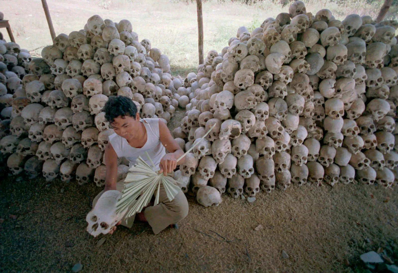 Landmark Verdict Finds Two of Khmer Rouge's Surviving Leaders Guilty of Genocide | Smart News| Smithsonian Magazine