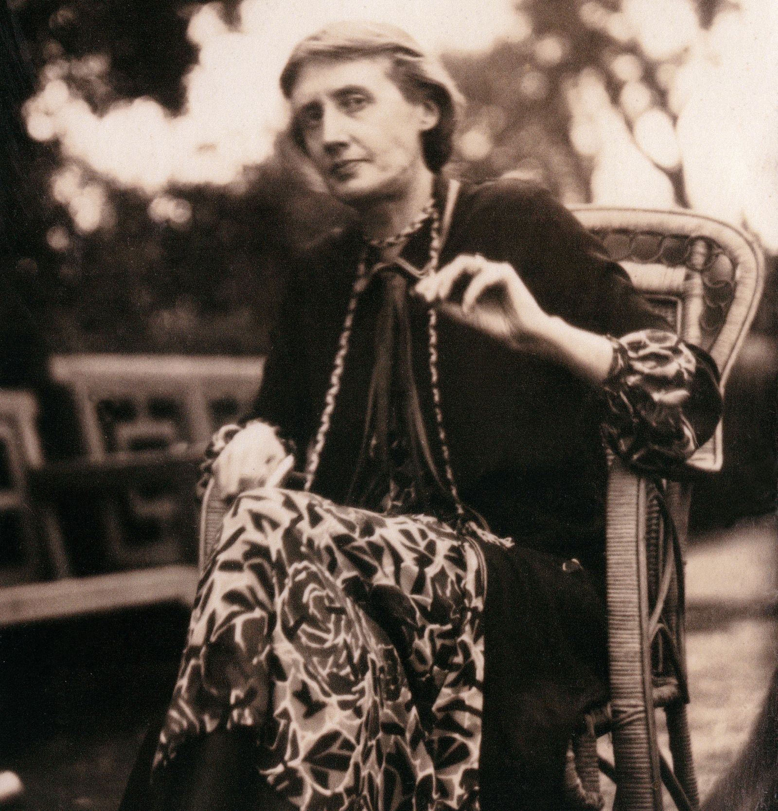 Virginia Woolf Scorned Fashion but Couldn't Escape It, Smart News