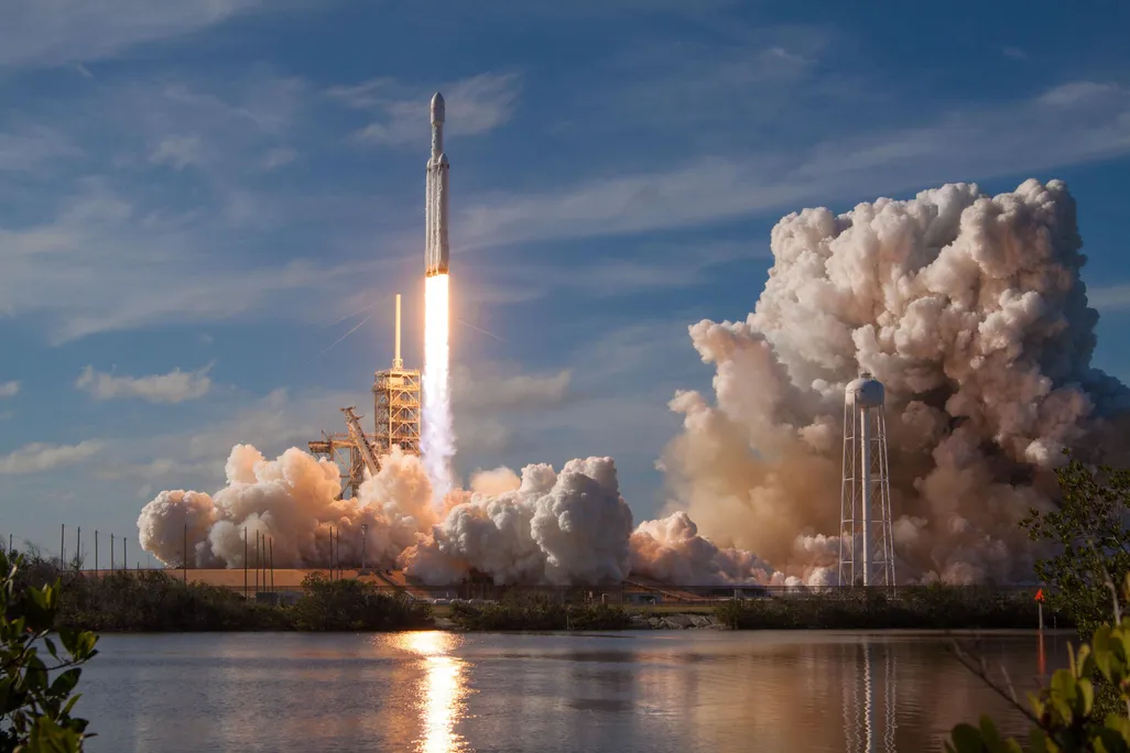 Falcon Heavy first launch.jpg