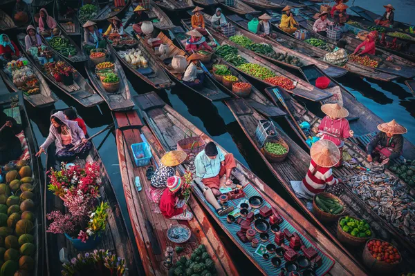 Morning Market on the Water thumbnail