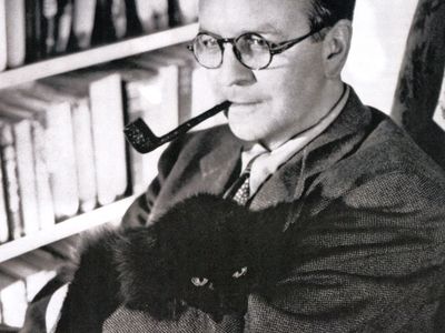 Born in 1888, author Raymond Chandler was best known for his detective novels.