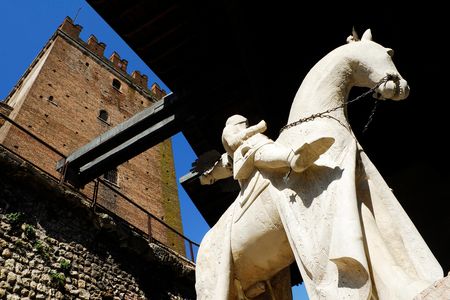 Cangrande della Scalla was one of the most respected warriors of his day. 