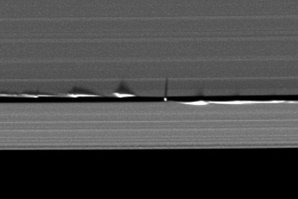 Daphnis-505.jpg