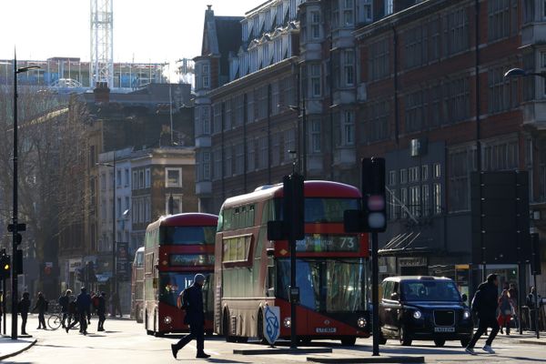 Traffic Light in London thumbnail