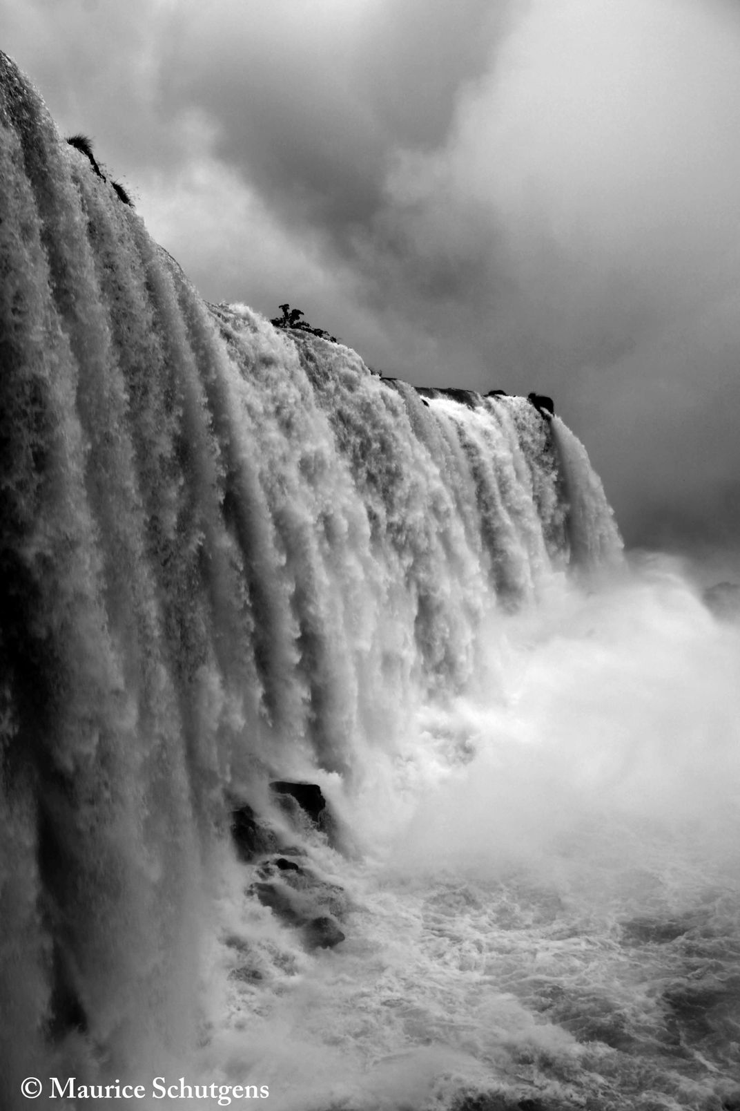 The stunning Iguazu falls. | Smithsonian Photo Contest | Smithsonian ...