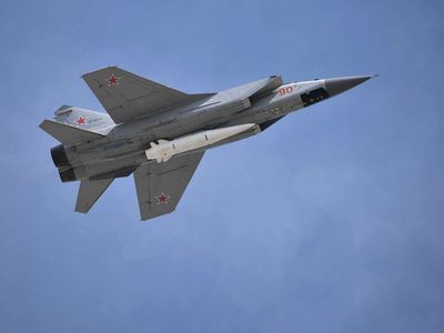 MiG-31K interceptor testing the Kh-47M2 Kinzhal missile
