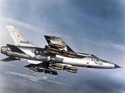 Jet-Thud-F105-Article9-FM09.jpg