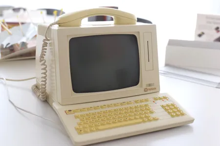 A TeleGuide terminal developed in the early 1990s by Swedish phone company Televerket, with IBM and Esselte. 