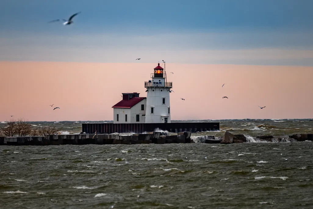 Cleveland Harbor West Pierhead Light