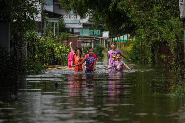 Children Playing in the Vietnam Floods thumbnail