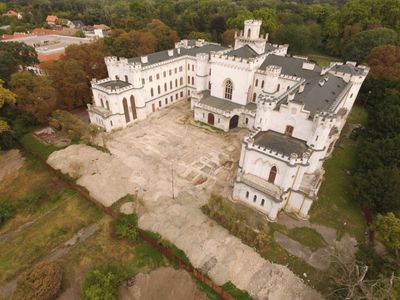 The aqueduct was found on the grounds of the Rusovce Mansion.