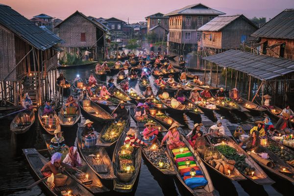 Floating market thumbnail