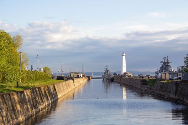 White Lighthouse thumbnail